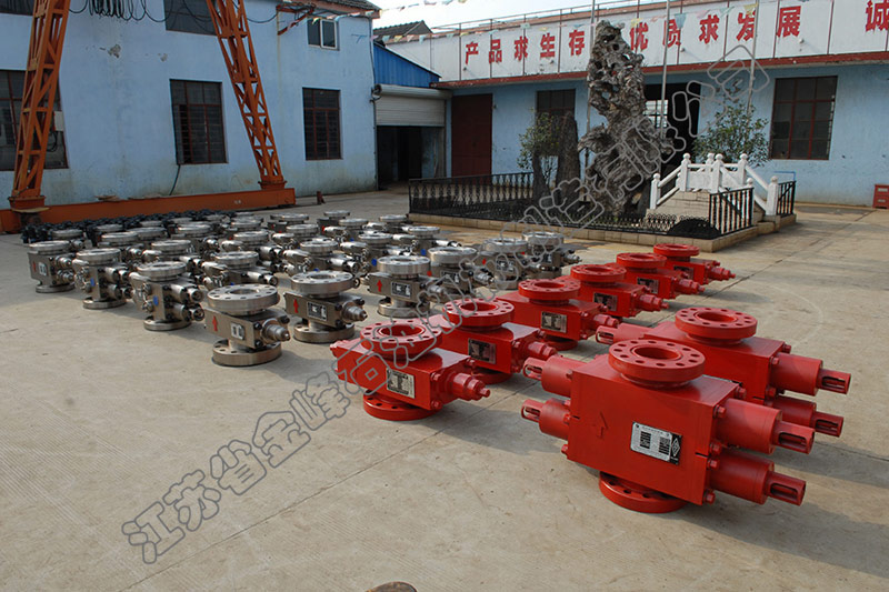 防喷器